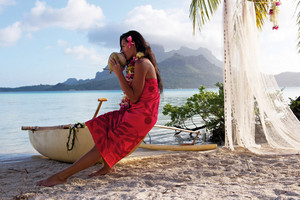 Arrivée en pirogue à Tahiti