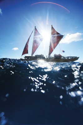 Grande pirogue à voile polynésienne © G.Le Bacon